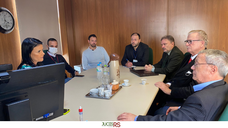 Deputado Estadual Pedro Pereira visita a sede da Junta Comercial 
