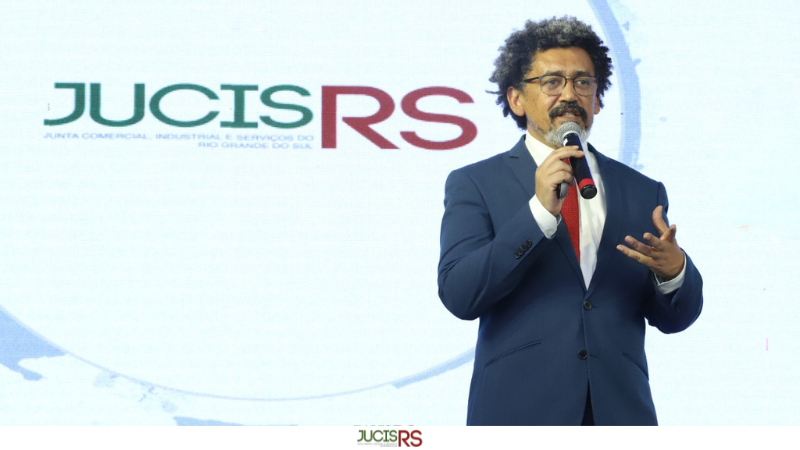 Painel "Tutorial sobre tabela de risco e Licenciamentos Locais" destaca a Trilha do Empreendedor