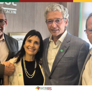 Paulo Mazzardo ao lado do Deputado Estadual Frederico Antunes, da Primeira-Dama, Val&eacute;ria Leopoldino e do Prefeito Sebasti&atilde;o Melo.