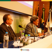 A Junta Comercial, Industrial e Serviços do Rio Grande do Sul (JucisRS) promoveu, na manhã desta quarta-feira (24), a 10ª reunião ordinária do Subcomitê Estadual da Rede Nacional para a Simplificação do Registro e da Legalização de Empresas e Negócios (Redesim RS), na sede da Federação das Associações de Municípios do Rio Grande do Sul (Famurs), em Porto Alegre.