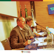 A Junta Comercial, Industrial e Serviços do Rio Grande do Sul (JucisRS) promoveu, na manhã desta quarta-feira (24), a 10ª reunião ordinária do Subcomitê Estadual da Rede Nacional para a Simplificação do Registro e da Legalização de Empresas e Negócios (Redesim RS), na sede da Federação das Associações de Municípios do Rio Grande do Sul (Famurs), em Porto Alegre.