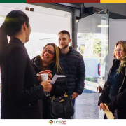 A Junta Comercial, Industrial e Serviços do Rio Grande do Sul (JucisRS) promoveu, na manhã desta quarta-feira (24), a 10ª reunião ordinária do Subcomitê Estadual da Rede Nacional para a Simplificação do Registro e da Legalização de Empresas e Negócios (Redesim RS), na sede da Federação das Associações de Municípios do Rio Grande do Sul (Famurs), em Porto Alegre.