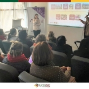 Juliana Guterres (SICT) e Magnum Eltz (JucisRS) apresentam o programa Avan&ccedil;a Mulher Empreendedora
