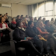 Mulheres tramandaienses lotam auditório da prefeitura em busca de capacitação para seus empreendimentos
