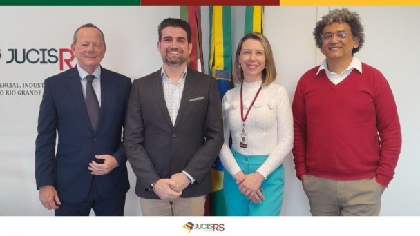 Paulo Mazzardo, Cristian Machado, Priscila B&uuml;hler e Silvio Ram&atilde;o em reuni&atilde;o de alinhamento entre as institui&ccedil;&otilde;es.